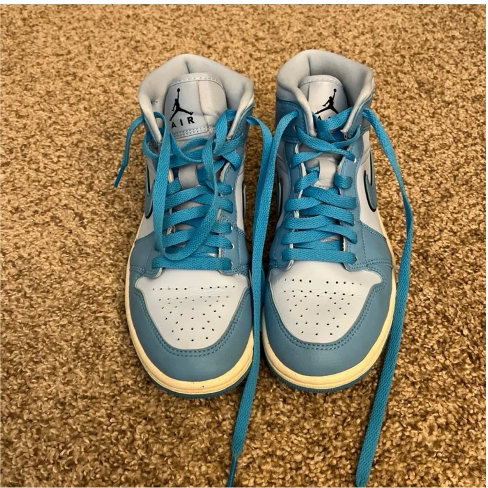 Air Jordan 1 SE Mid Womens